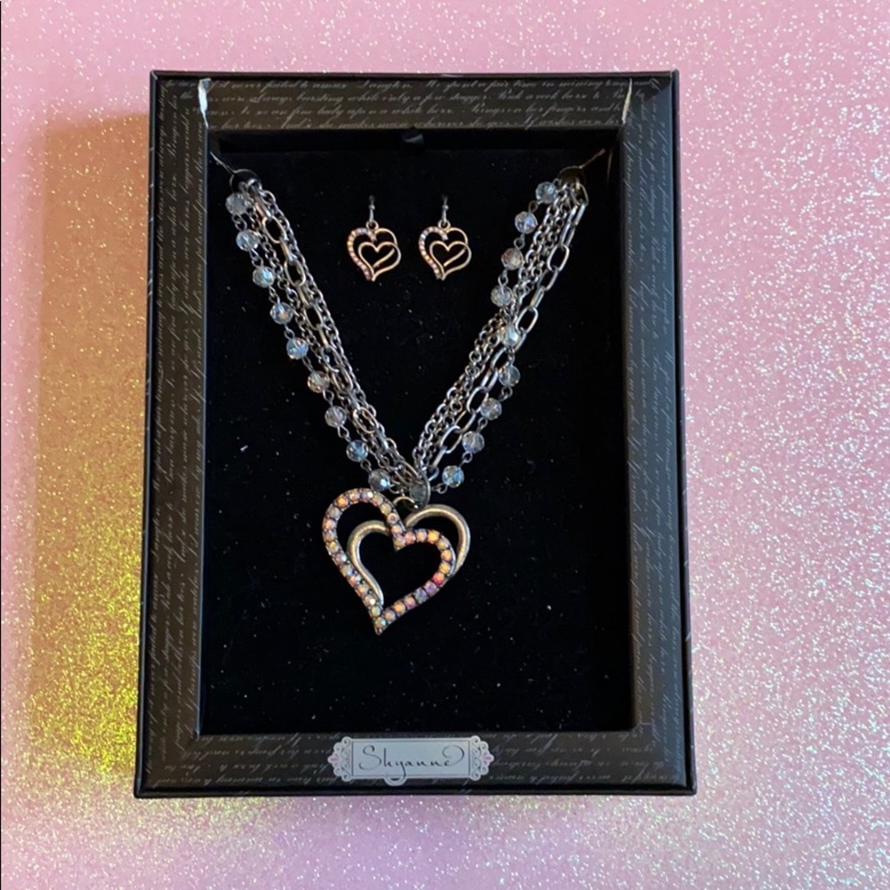 Shyanne necklace and earrings set